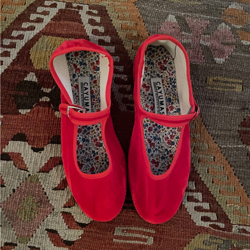 Cayumas red velvet maryjanes, never worn